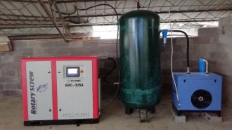 南寧德力廣告合作雙螺桿空壓機(jī)案例