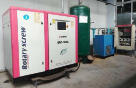 外貿變頻螺桿式空壓機每一臺都經(jīng)過嚴格檢測，大氣堅固耐用[廣西意朗]